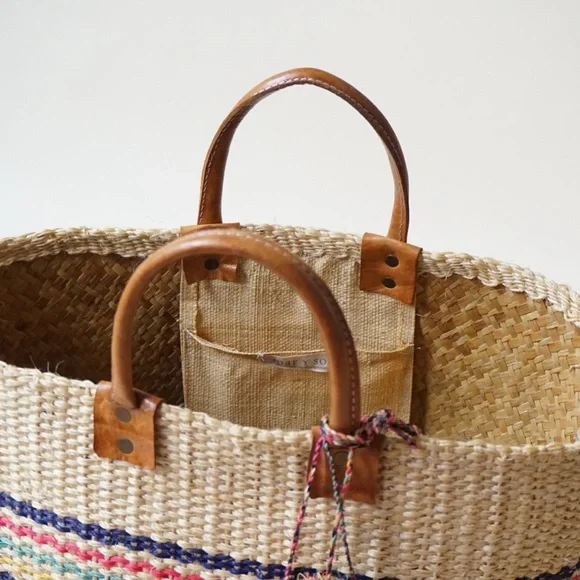 MAR Y SOL Caracas Striped Sisal/ Seagrass Pom Pom Market Tote - Picture 8 of 11